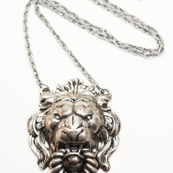 VINTAGE Napier Lion's Head Doorknocker Necklace - Picture 8 of 8